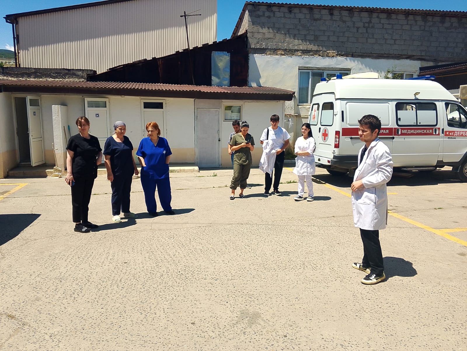 УЧЕБНАЯ ТРЕНИРОВКА ПО ЭВАКУАЦИИ В ГБУ РД ДМССП